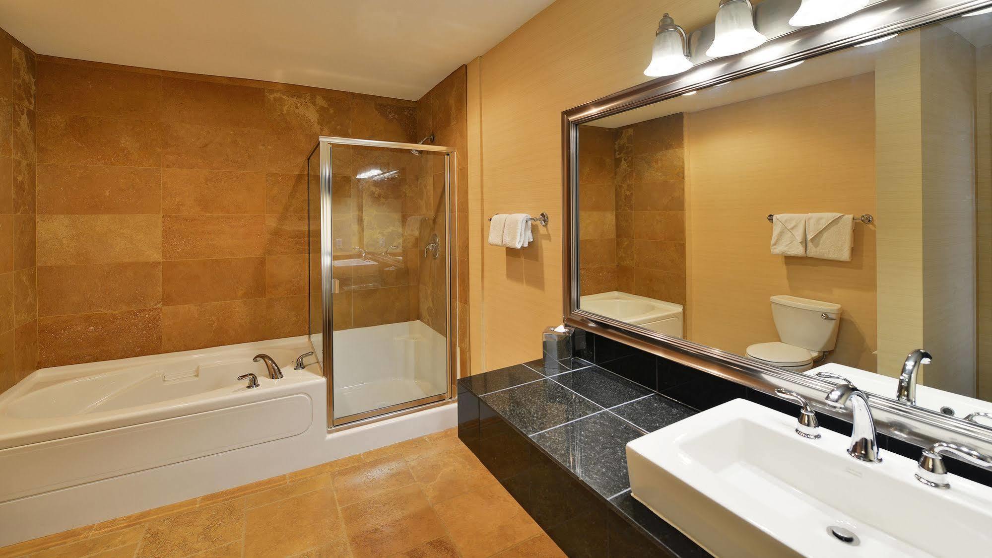 Prestige Inn Golden Ngoại thất bức ảnh